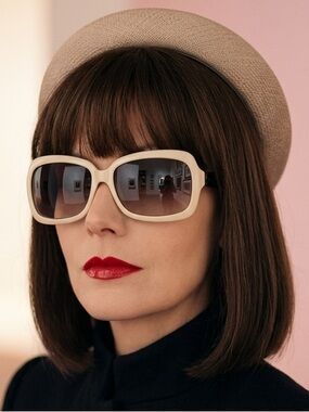 ➡️STEAL➡️Jackie O Oversized Sunglasses, UV PROTECTION, VTG Cream & Black. #mod